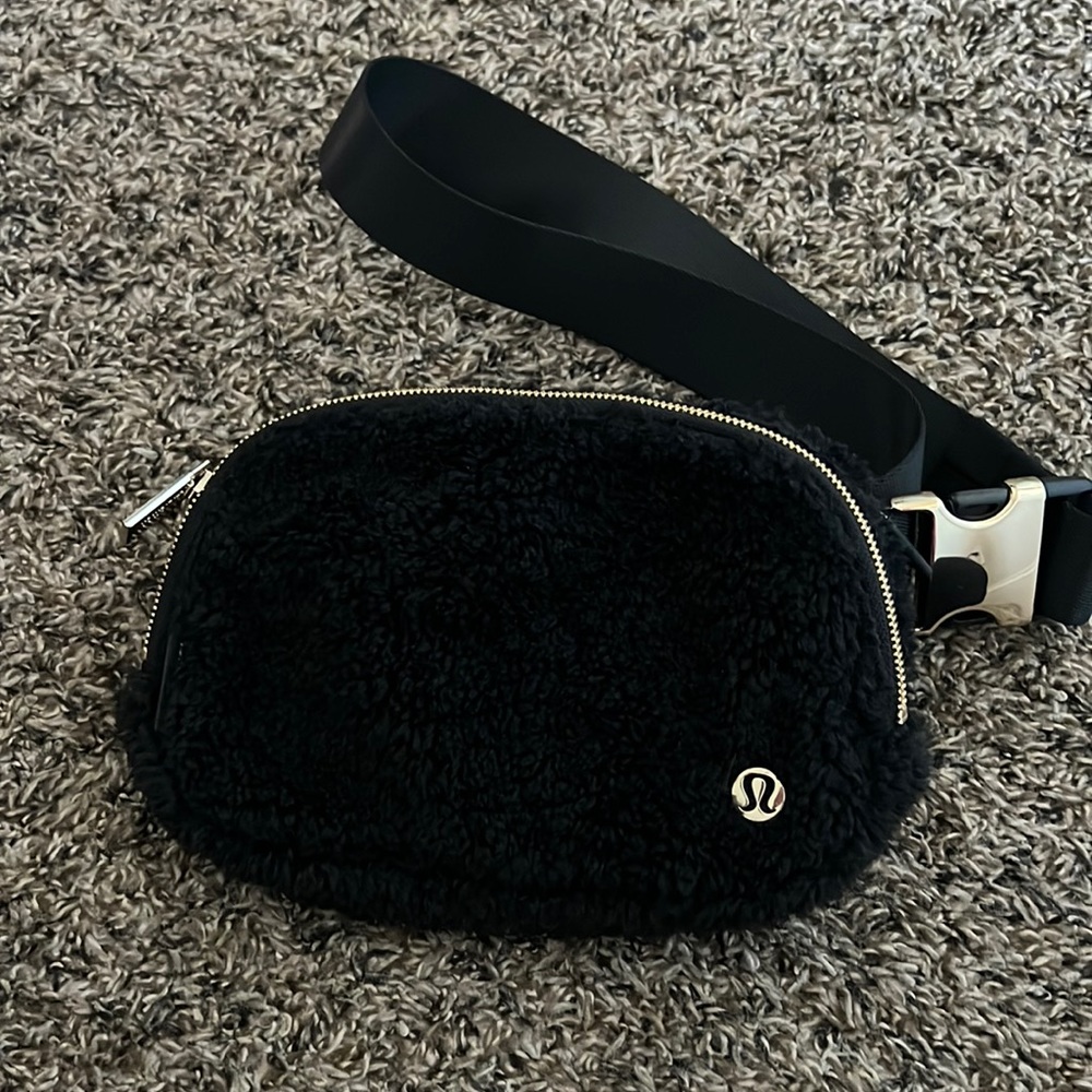 Lululemon black fuzzy belt bag
